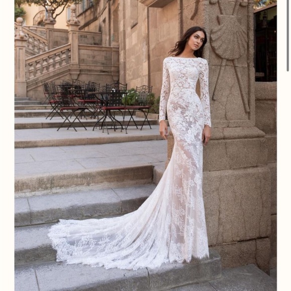Pronovias Telesto Wedding Dress - Picture 1 of 5